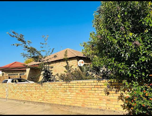 2 BEDROOM PROPERTY TO RENT IN ROBIN PARK